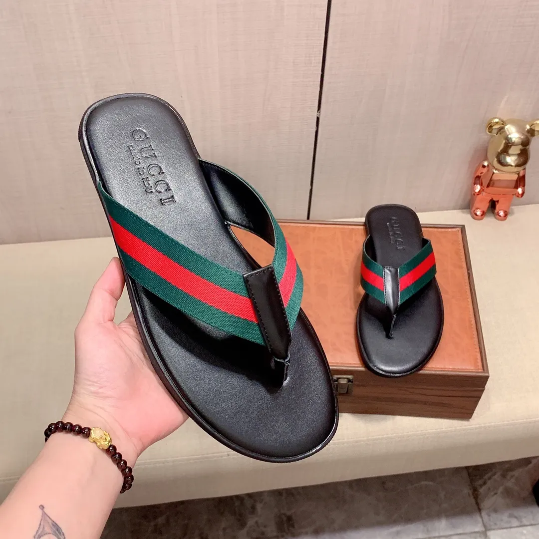 Slippers: New model: Factory price: 220💰💰🎩🎩🔥🔥《 Gucci* 》Series of slippers top purchasing agent🔍🔍Sold simultaneously for men, original Italian imported webbing made of selected cowhide, exquisite workmanship,), sole: (super comfortable) original factory special sole, ⚠️exclusive double-layer movable molded sole super comfortable⚠️, real shot🎬the real thing is more beautiful🔍🔍266 regular code 38-45
